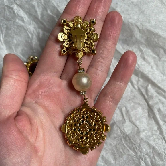 Vintage Chanel Gripoix Season 23 Drop Clip On Earrings. - Picture 5 of 7